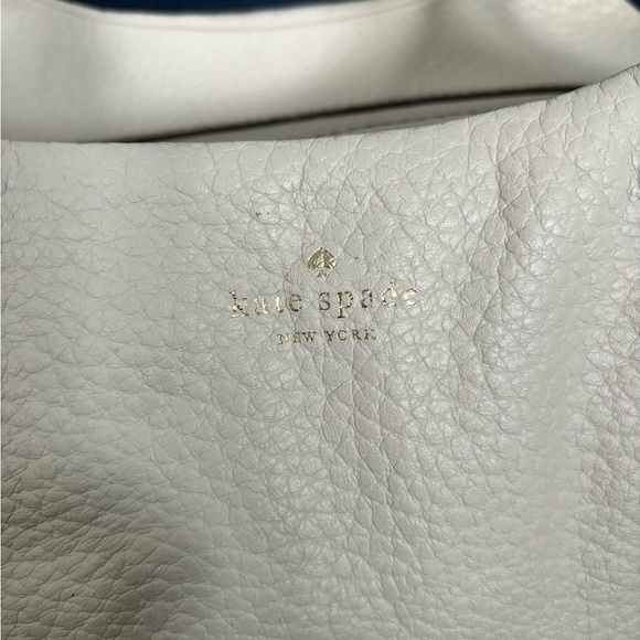 Kate Spade Berkshire Road Stevie Satchel White Pebbled Leather Tassles Boho EUC - Picture 5 of 16
